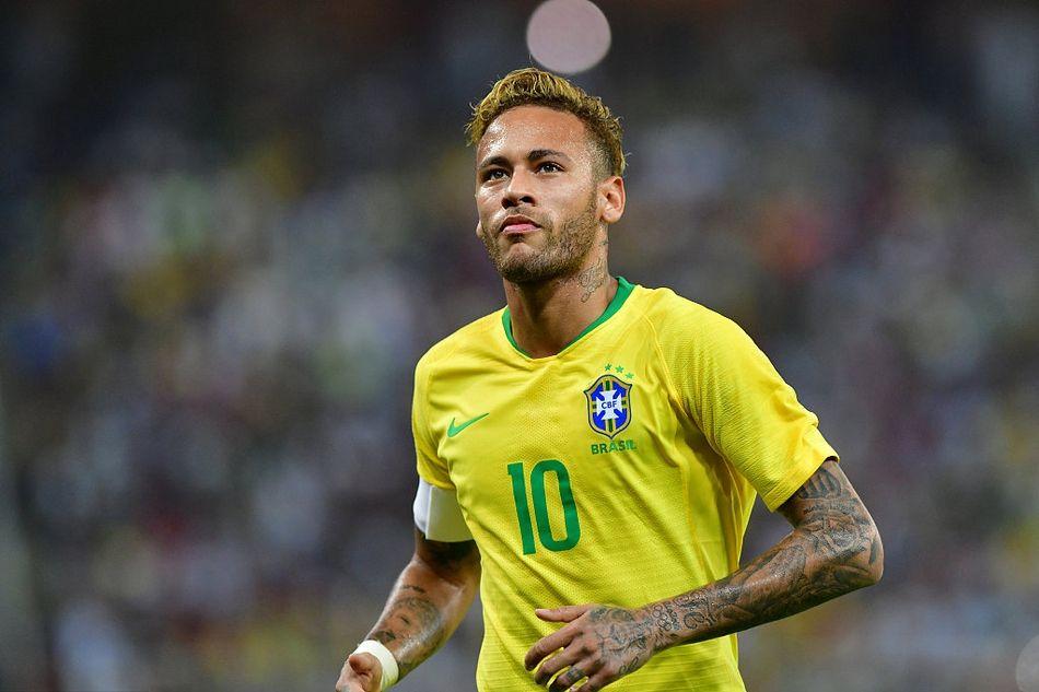 詹姆斯末节连得10分+致命抢断，湖人112-108险胜76人，40岁传奇再创历史纪录（40岁詹姆斯末节连拿10分+关键抢断，助湖人112-108险胜76人，再刷历史纪录）