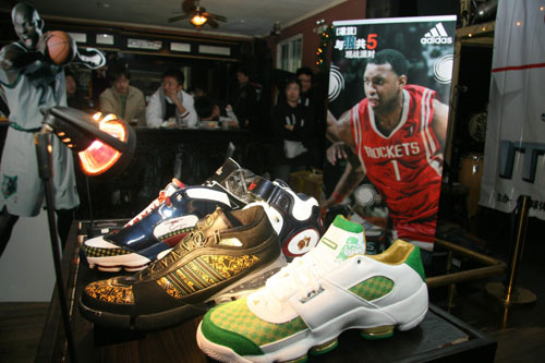 意媒：本托想离开沙特转会欧洲，国米和米兰对其感兴趣（意媒：本托欲离开沙特转投欧洲，国米与米兰有意引进）