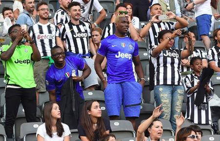 世体：巴萨仍考虑签格里马尔多；坎塞洛、穆尼奥斯也愿意加盟（世体：巴萨仍在考虑引进格里马尔多，坎塞洛与穆尼奥斯愿意加盟）