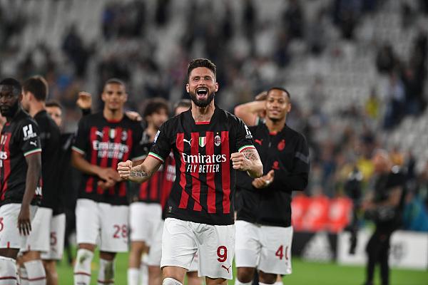 英超冷门多豪门问题多，曼联1比1西汉姆，B费错失良机被质疑（英超爆冷频现豪强陷困境，曼联1-1西汉姆，B费挥霍良机遭质疑）