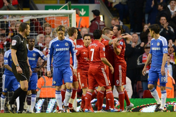 大巴黎官方：舍瓦利耶脚踝受伤接受治疗，杜埃正在恢复阶段（巴黎圣日耳曼官宣：舍瓦利耶脚踝伤已接受治疗，杜埃正处恢复期）