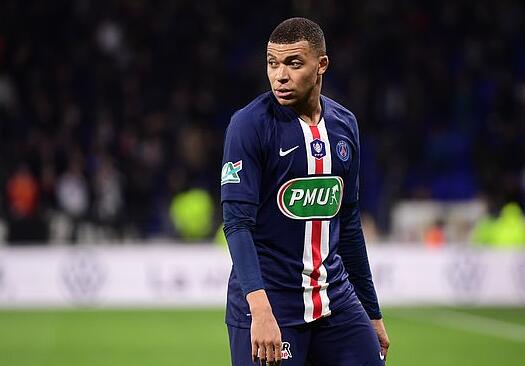 会师美职联决赛，梅西过往面对穆勒3胜7负处于下风（梅西与穆勒会师美职联决赛：过往交手3胜7负，梅西不占优）