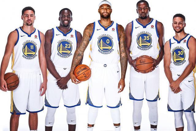 张琳芃第11次赢得中超冠军，超越郑智成国内联赛历史第一人！（张琳芃加冕中超第11冠，力压郑智成国内联赛史上第一人）